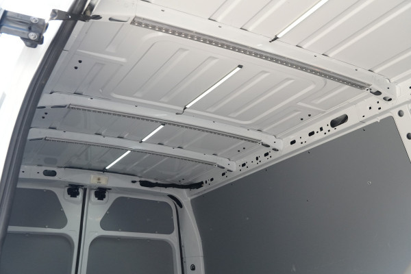 Renault Master T35 2.3 dCi 150 L3H2 Energy 150pk - Geveerde stoel - Camera - Cruise - Airco - Rijklaar