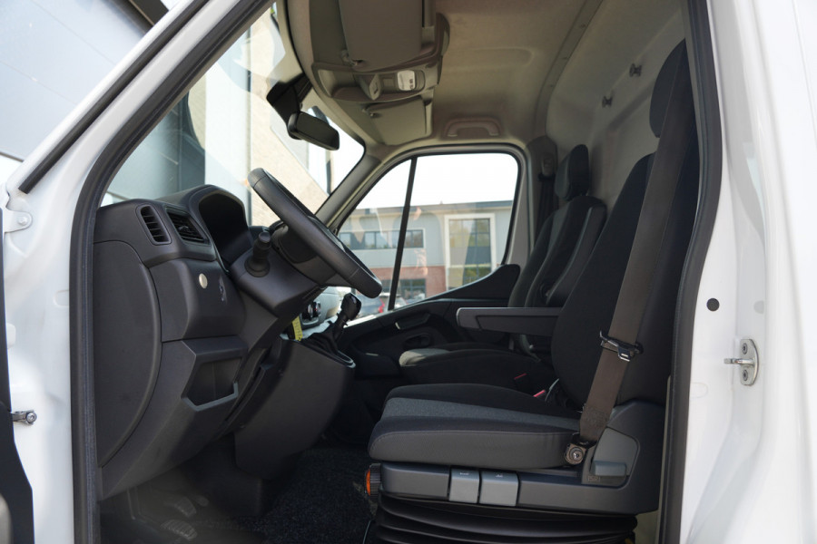 Renault Master T35 2.3 dCi 150 L3H2 Energy 150pk - Geveerde stoel - Camera - Cruise - Airco - Rijklaar