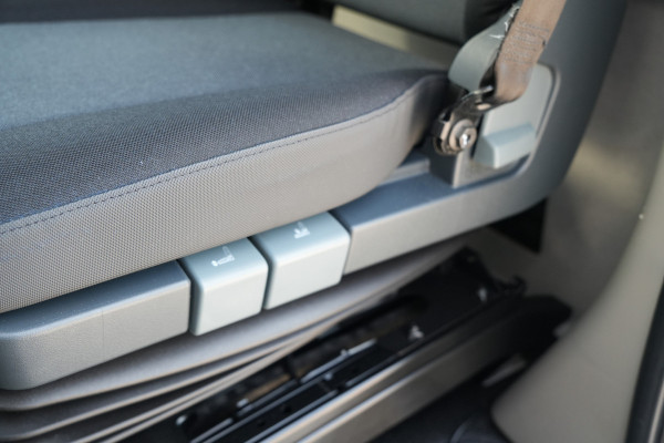 Renault Master T35 2.3 dCi 150 L3H2 Energy 150pk - Geveerde stoel - Camera - Cruise - Airco - Rijklaar