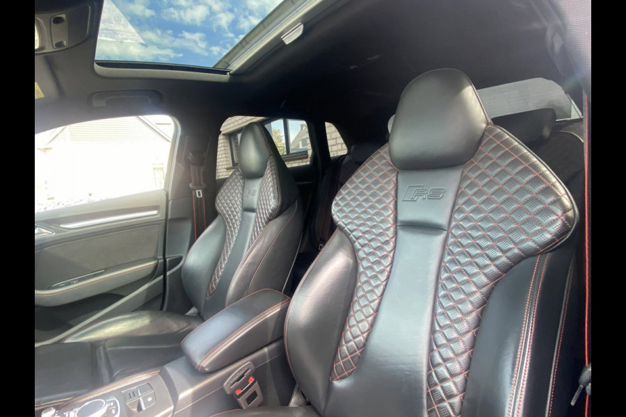 Audi RS 3 SPORTBACK 2.5 TFSI RS 3 quattro / Pano/ B&O/ VC/ Matrix/ Ambiente/ Privacy/ Keyless/ Carplay