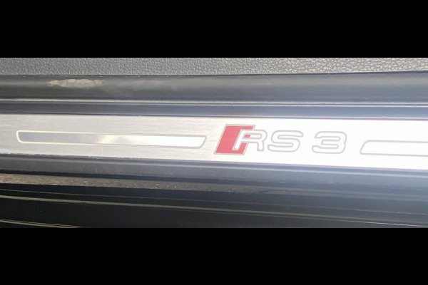 Audi RS 3 SPORTBACK 2.5 TFSI RS 3 quattro / Pano/ B&O/ VC/ Matrix/ Ambiente/ Privacy/ Keyless/ Carplay