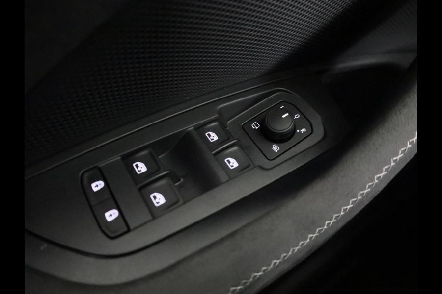 Škoda Kodiaq 1.5 TSI PHEV Sportline Business | Panoramadak | Trekhaak | 360 camera | Adaptief onderstel | Canton Sound | Head-up | Blind Spot |