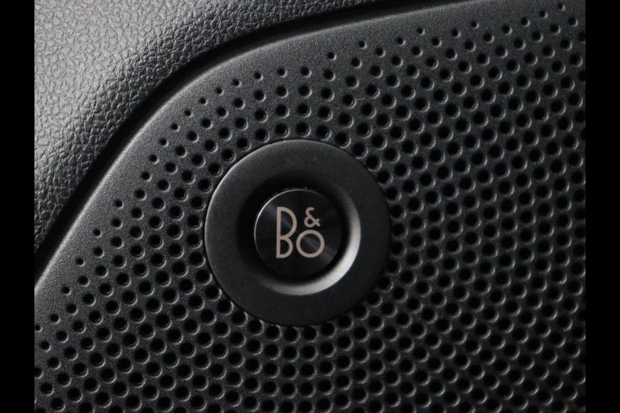 Ford Focus 1.5 EcoBoost ST Line X | Trekhaak | B&O Sound | Camera | Carplay | Navigatie | Climate control | Full LED | Keyless | Cruise control | Bluetooth | Digital Cockpit