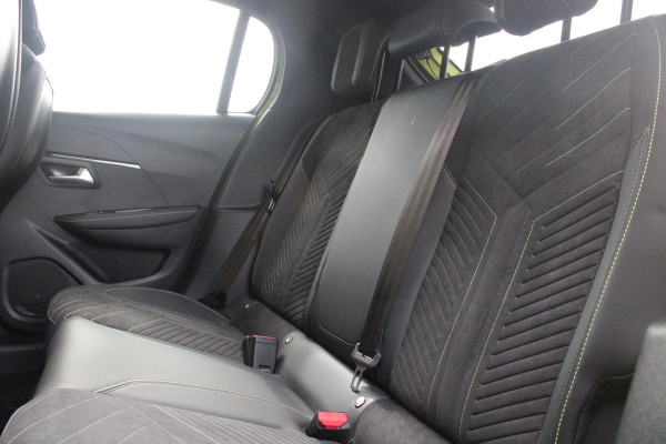 Peugeot e-208 EV GT 156PK 51 kWh | WARMTEPOMP | ALCANTARA "EXECUTIVE INTERIOR" (STOEL VERWARMING/ELEKTRISCH VERSTELBARE BESTUUDERSSTOEL MET MASSAGE FUNCTIE/ALCANTARA BEKLEDING | METAALLAK "JAUNE AGUENDA" | DRIVE ASSIST PLUS PACK (ADAPTIVE CRUISE CONTROL/STOP & GO FUNCTIE/LANE KEEPING/POSITIONING ASSIST) | 17" LICHTMETALEN VELGEN "YANAKA" | SFEER VERLICHTING IN 8 KLEUREN | KEYLESS ENTRY/START | DRAADLOZE APPLE CARPLAY/ANDROID AUTO | DRAADLOZE TELEFOONLADER | VISION & NAVIGATION PACK (NAVIGATIE/HD CAMERA VOOR EN ACHTER/DODEHOEK BEWAKING/INSTAPVERLICHTING | FULL LED KOPLAMPEN |