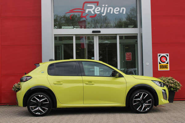 Peugeot e-208 EV GT 156PK 51 kWh | WARMTEPOMP | ALCANTARA "EXECUTIVE INTERIOR" (STOEL VERWARMING/ELEKTRISCH VERSTELBARE BESTUUDERSSTOEL MET MASSAGE FUNCTIE/ALCANTARA BEKLEDING | METAALLAK "JAUNE AGUENDA" | DRIVE ASSIST PLUS PACK (ADAPTIVE CRUISE CONTROL/STOP & GO FUNCTIE/LANE KEEPING/POSITIONING ASSIST) | 17" LICHTMETALEN VELGEN "YANAKA" | SFEER VERLICHTING IN 8 KLEUREN | KEYLESS ENTRY/START | DRAADLOZE APPLE CARPLAY/ANDROID AUTO | DRAADLOZE TELEFOONLADER | VISION & NAVIGATION PACK (NAVIGATIE/HD CAMERA VOOR EN ACHTER/DODEHOEK BEWAKING/INSTAPVERLICHTING | FULL LED KOPLAMPEN |