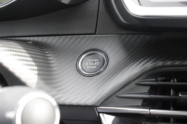 Peugeot e-208 EV GT 156PK 51 kWh | WARMTEPOMP | ALCANTARA "EXECUTIVE INTERIOR" (STOEL VERWARMING/ELEKTRISCH VERSTELBARE BESTUUDERSSTOEL MET MASSAGE FUNCTIE/ALCANTARA BEKLEDING | METAALLAK "JAUNE AGUENDA" | DRIVE ASSIST PLUS PACK (ADAPTIVE CRUISE CONTROL/STOP & GO FUNCTIE/LANE KEEPING/POSITIONING ASSIST) | 17" LICHTMETALEN VELGEN "YANAKA" | SFEER VERLICHTING IN 8 KLEUREN | KEYLESS ENTRY/START | DRAADLOZE APPLE CARPLAY/ANDROID AUTO | DRAADLOZE TELEFOONLADER | VISION & NAVIGATION PACK (NAVIGATIE/HD CAMERA VOOR EN ACHTER/DODEHOEK BEWAKING/INSTAPVERLICHTING | FULL LED KOPLAMPEN |