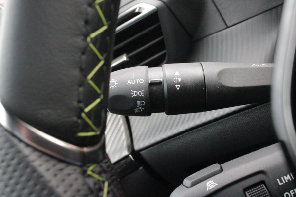 Peugeot e-208 EV GT 156PK 51 kWh | WARMTEPOMP | ALCANTARA "EXECUTIVE INTERIOR" (STOEL VERWARMING/ELEKTRISCH VERSTELBARE BESTUUDERSSTOEL MET MASSAGE FUNCTIE/ALCANTARA BEKLEDING | METAALLAK "JAUNE AGUENDA" | DRIVE ASSIST PLUS PACK (ADAPTIVE CRUISE CONTROL/STOP & GO FUNCTIE/LANE KEEPING/POSITIONING ASSIST) | 17" LICHTMETALEN VELGEN "YANAKA" | SFEER VERLICHTING IN 8 KLEUREN | KEYLESS ENTRY/START | DRAADLOZE APPLE CARPLAY/ANDROID AUTO | DRAADLOZE TELEFOONLADER | VISION & NAVIGATION PACK (NAVIGATIE/HD CAMERA VOOR EN ACHTER/DODEHOEK BEWAKING/INSTAPVERLICHTING | FULL LED KOPLAMPEN |
