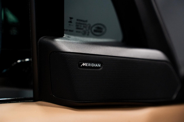 Land Rover Range Rover Sport 3.0 D300 Dynamic SE *GRIJS KENTEKEN / Meridian / Surround-View / Memory / Luchtvering / Adaptief Onderstel*