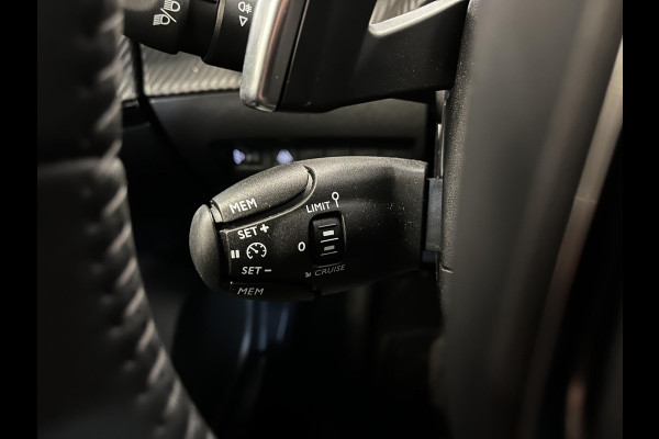 Peugeot 2008 1.2 130pk Automaat Active Pack Navigatie Cruise Control Climate Control Camera Parkeer sensoren Lichtmetalen velgen