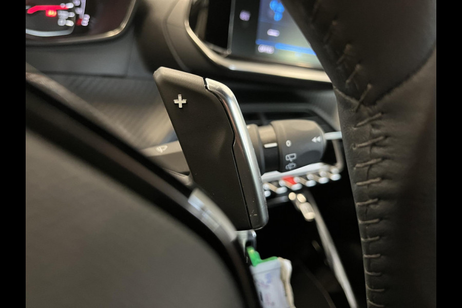 Peugeot 2008 1.2 130pk Automaat Active Pack Navigatie Cruise Control Climate Control Camera Parkeer sensoren Lichtmetalen velgen