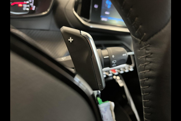 Peugeot 2008 1.2 130pk Automaat Active Pack Navigatie Cruise Control Climate Control Camera Parkeer sensoren Lichtmetalen velgen