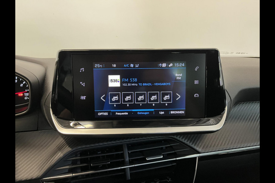 Peugeot 2008 1.2 130pk Automaat Active Pack Navigatie Cruise Control Climate Control Camera Parkeer sensoren Lichtmetalen velgen