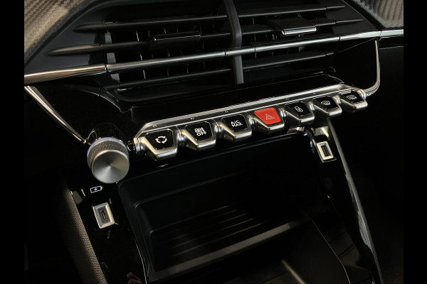 Peugeot 2008 1.2 130pk Automaat Active Pack Navigatie Cruise Control Climate Control Camera Parkeer sensoren Lichtmetalen velgen