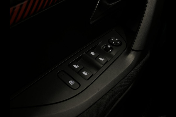 Peugeot 2008 1.2 130pk Automaat Active Pack Navigatie Cruise Control Climate Control Camera Parkeer sensoren Lichtmetalen velgen