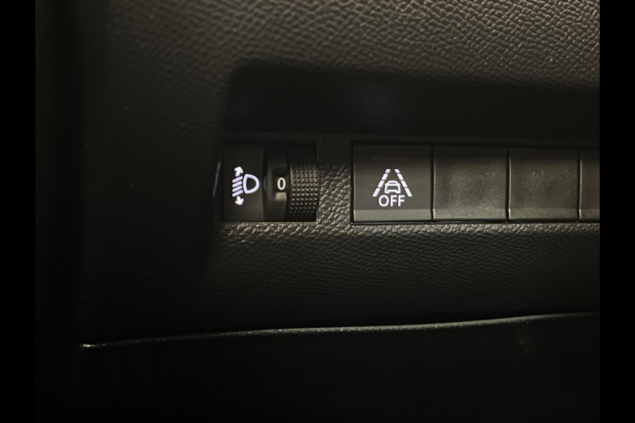 Peugeot 2008 1.2 130pk Automaat Active Pack Navigatie Cruise Control Climate Control Camera Parkeer sensoren Lichtmetalen velgen