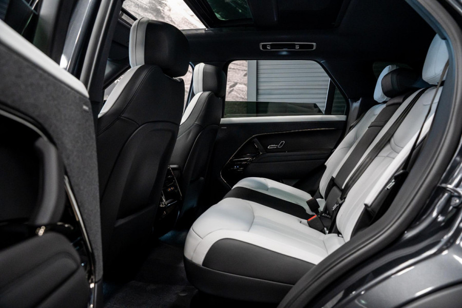 Land Rover Range Rover Sport 3.0 P460e Dynamic SE PHEV *Meridian / Panorama / Surround-View / Stoelventilatie / Black Pack / Memory stoelen*