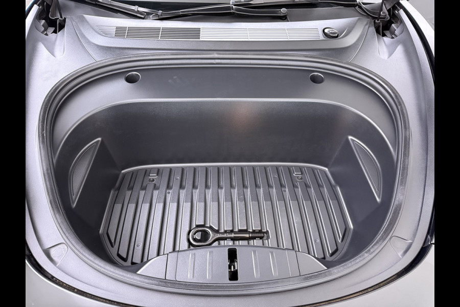 Tesla Model 3 Performance 513pk AWD Facelift Warmtepomp Elek.Achterklep Dubbelglas Lmv 20" AutoPilot Panoramadak Adaptive Cruise Camera's Leer Elektr.Stuur+Stoel+Geheugen Stoel+Bank-Verwarmd Keyless Wifi 4WD 1e Eigenaar Origineel Nederlandse Auto SOH 81%