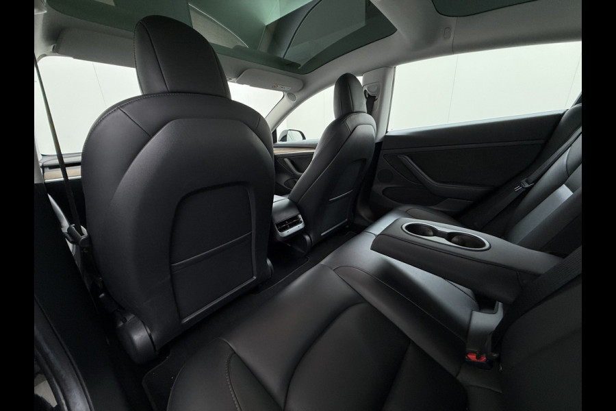 Tesla Model 3 Performance 513pk AWD Facelift Warmtepomp Elek.Achterklep Dubbelglas Lmv 20" AutoPilot Panoramadak Adaptive Cruise Camera's Leer Elektr.Stuur+Stoel+Geheugen Stoel+Bank-Verwarmd Keyless Wifi 4WD 1e Eigenaar Origineel Nederlandse Auto SOH 81%