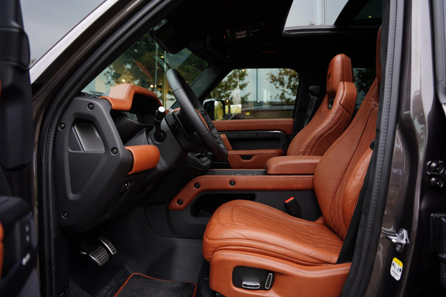Land Rover Defender 110 P 635 V 8 Octa One of One Lamborghini Leather