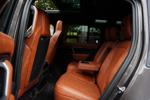 Land Rover Defender 110 P 635 V 8 Octa One of One Lamborghini Leather