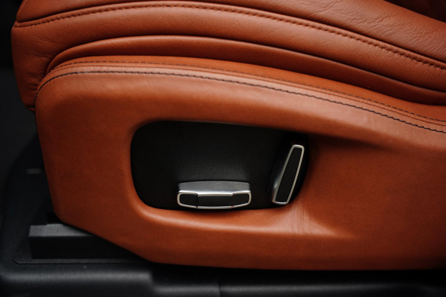 Land Rover Defender 110 P 635 V 8 Octa One of One Lamborghini Leather