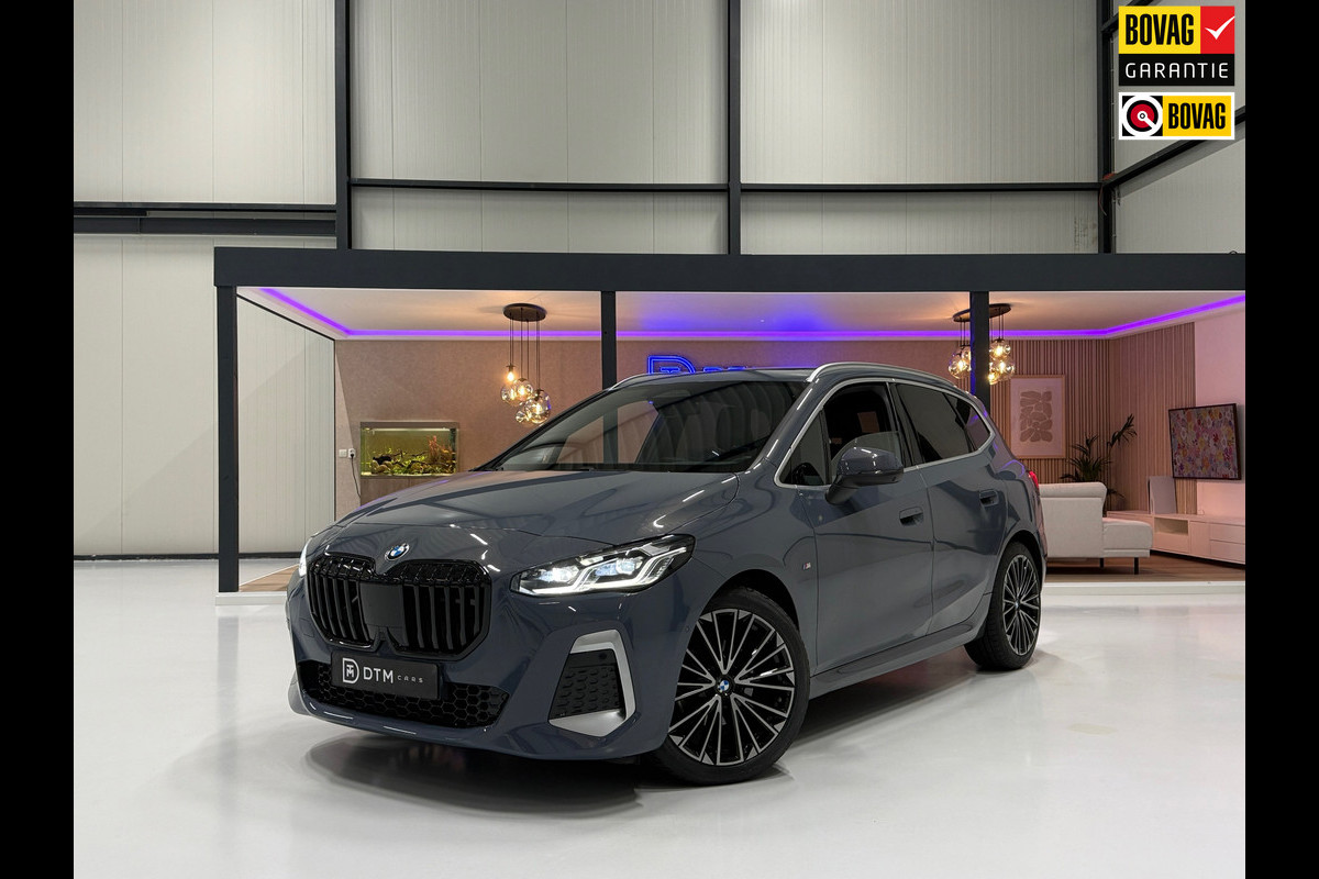 BMW 2 Serie Active Tourer M-pakket BOMVOLL | HUD | Panorama | 360° camera | Leder | Stoelverwarming | Trekhaak | BTW-auto