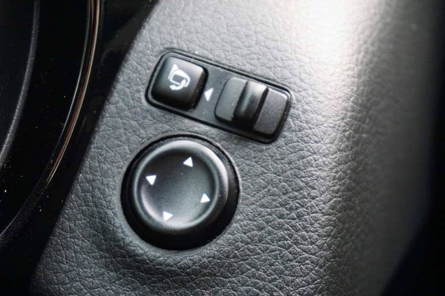 Nissan QASHQAI 1.3 DIG-T 140PK N-Connecta/360Camera/Panodak/ 18Inch LMV/Goed onderhouden.