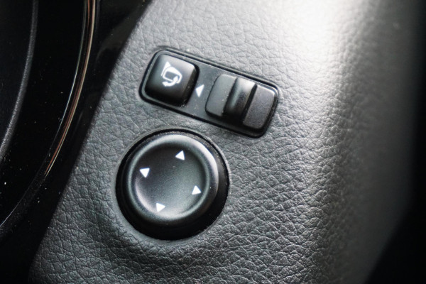 Nissan QASHQAI 1.3 DIG-T 140PK N-Connecta/360Camera/Panodak/ 18Inch LMV/Goed onderhouden.