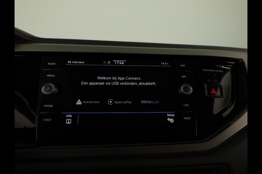 Volkswagen Polo 1.0 TSI Comfortline Business 95 pk | Navigatie | Parkeersensoren | Achteruitrijcamera | Adaptieve cruise control | Apple Carplay/Android Auto |