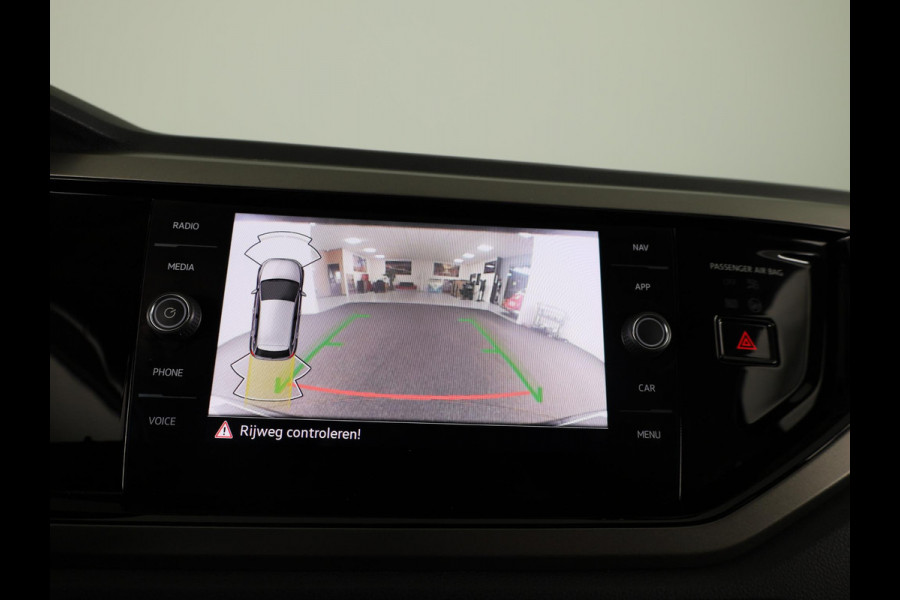 Volkswagen Polo 1.0 TSI Comfortline Business 95 pk | Navigatie | Parkeersensoren | Achteruitrijcamera | Adaptieve cruise control | Apple Carplay/Android Auto |