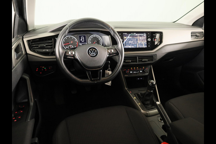 Volkswagen Polo 1.0 TSI Comfortline Business 95 pk | Navigatie | Parkeersensoren | Achteruitrijcamera | Adaptieve cruise control | Apple Carplay/Android Auto |