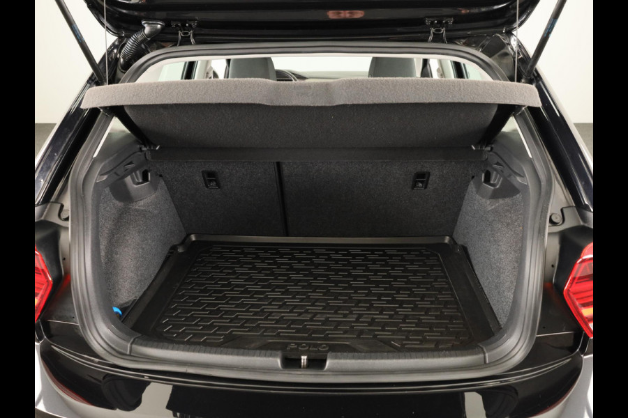 Volkswagen Polo 1.0 TSI Comfortline Business 95 pk | Navigatie | Parkeersensoren | Achteruitrijcamera | Adaptieve cruise control | Apple Carplay/Android Auto |