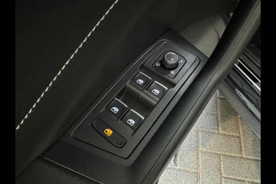 Volkswagen T-Roc 1.5 TSI R-Line Pano|Keyless|IQ|Sfeer|Camera