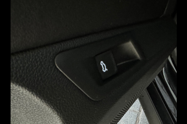 Volkswagen T-Roc 1.5 TSI R-Line Pano|Keyless|IQ|Sfeer|Camera