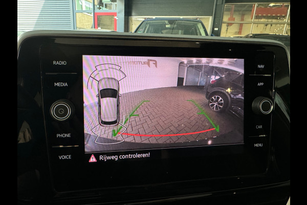 Volkswagen T-Roc 1.5 TSI R-Line Pano|Keyless|IQ|Sfeer|Camera