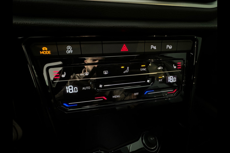 Volkswagen T-Roc 1.5 TSI R-Line Pano|Keyless|IQ|Sfeer|Camera