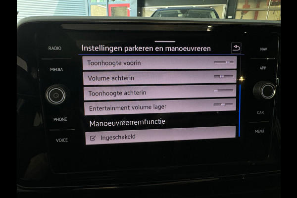 Volkswagen T-Roc 1.5 TSI R-Line Pano|Keyless|IQ|Sfeer|Camera