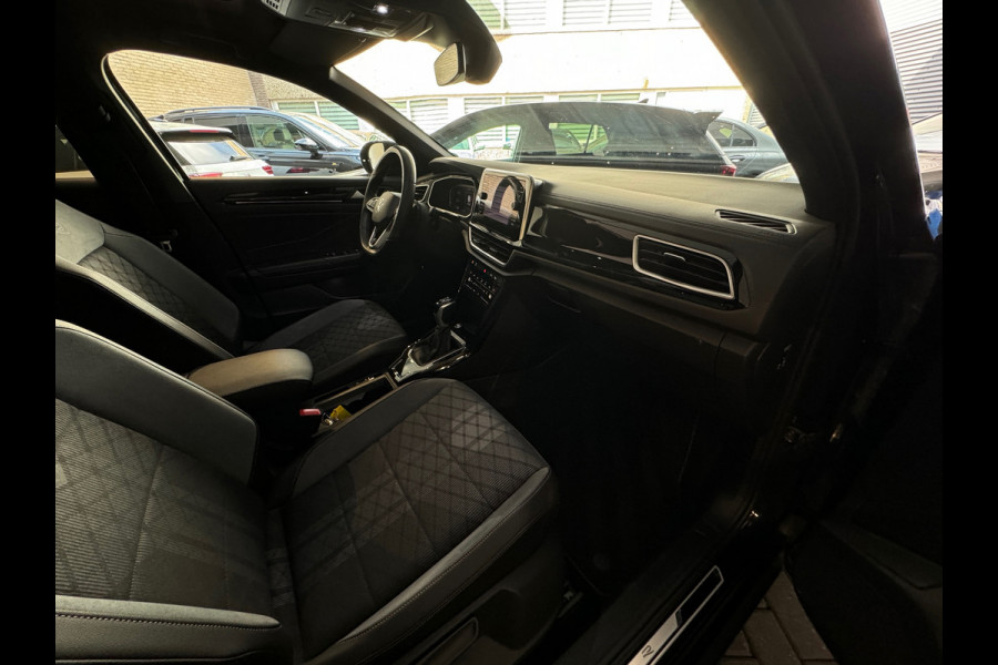 Volkswagen T-Roc 1.5 TSI R-Line Pano|Keyless|IQ|Sfeer|Camera