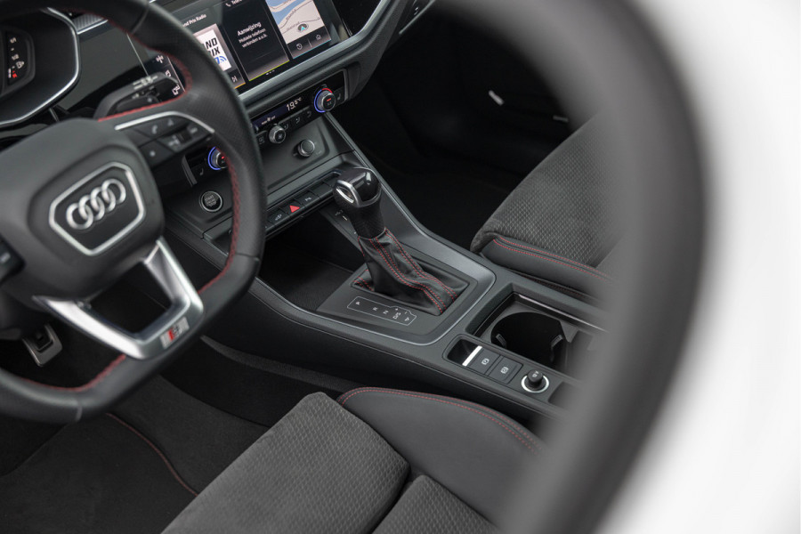 Audi Q3 Sportback 45 TFSI e 245pk S-Line Pano Sonos Sfeer ACC 20''