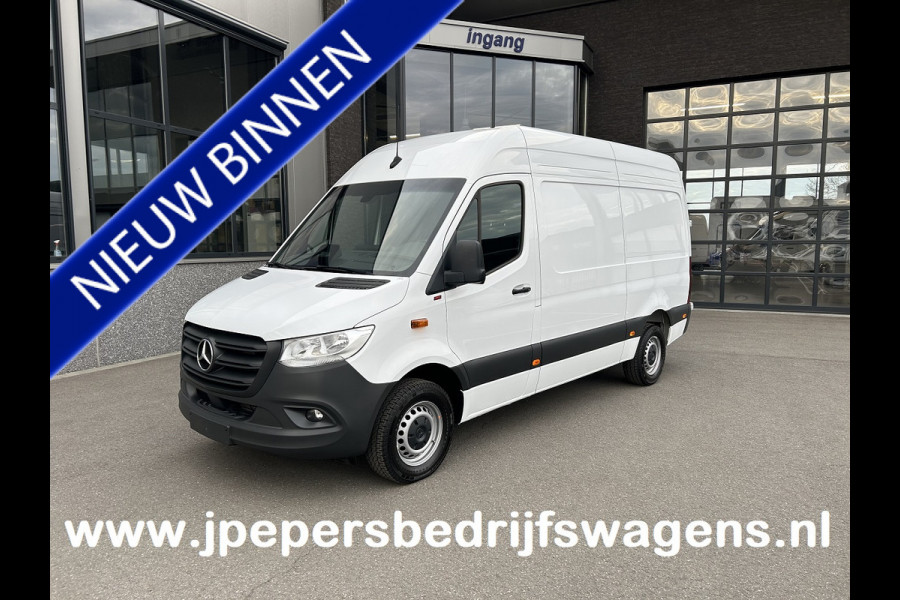 Mercedes-Benz Sprinter 317 CDI L2 H2 Pro Facelift / MBUX / Navigatie / Camera / Geveerde stoel / Cruise control / Airco / 270 Graden achterdeuren