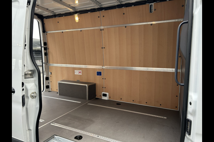 Mercedes-Benz Sprinter 317 CDI L2 H2 Pro Facelift / MBUX / Navigatie / Camera / Geveerde stoel / Cruise control / Airco / 270 Graden achterdeuren