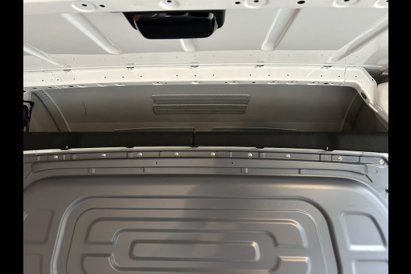 Mercedes-Benz Sprinter 317 CDI L2 H2 Pro Facelift / MBUX / Navigatie / Camera / Geveerde stoel / Cruise control / Airco / 270 Graden achterdeuren