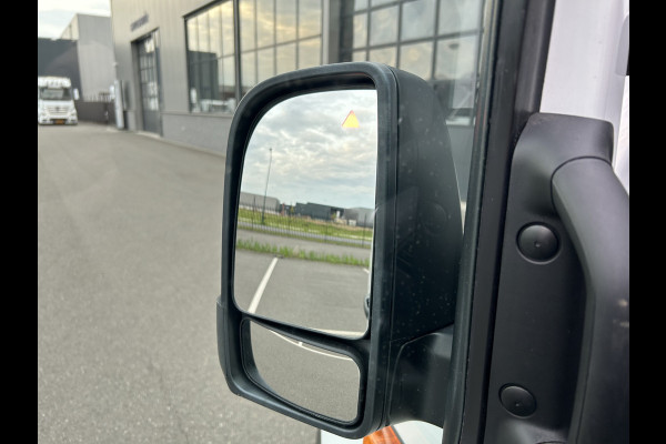 Mercedes-Benz Sprinter 317 CDI L2 H2 Pro Facelift / MBUX / Navigatie / Camera / Geveerde stoel / Cruise control / Airco / 270 Graden achterdeuren