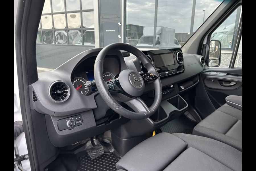 Mercedes-Benz Sprinter 317 CDI L2 H2 Pro Facelift / MBUX / Navigatie / Camera / Geveerde stoel / Cruise control / Airco / 270 Graden achterdeuren