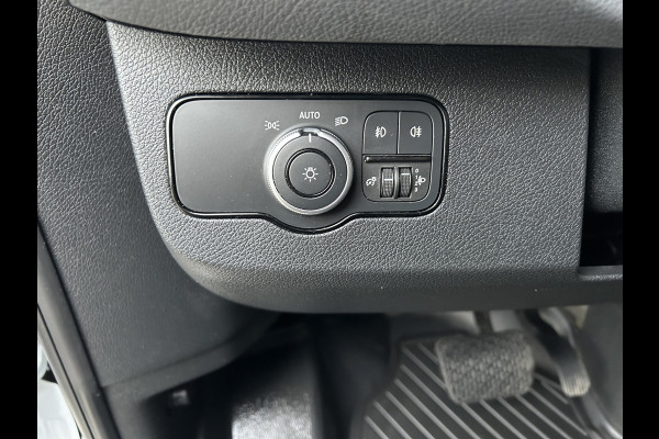 Mercedes-Benz Sprinter 317 CDI L2 H2 Pro Facelift / MBUX / Navigatie / Camera / Geveerde stoel / Cruise control / Airco / 270 Graden achterdeuren