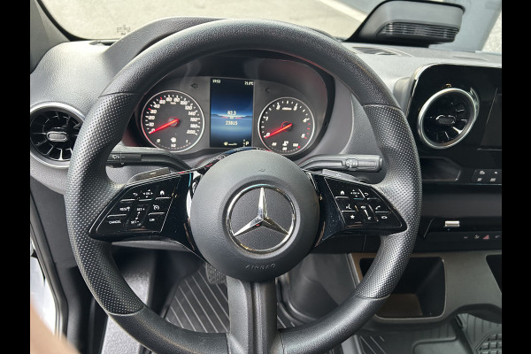 Mercedes-Benz Sprinter 317 CDI L2 H2 Pro Facelift / MBUX / Navigatie / Camera / Geveerde stoel / Cruise control / Airco / 270 Graden achterdeuren