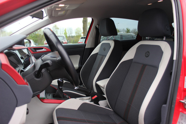 Volkswagen Polo 1.0 TSI Comfortline / NL Auto! / 1e Eign. / Trekhaak / CarPlay / Beats / 16'' / ACC