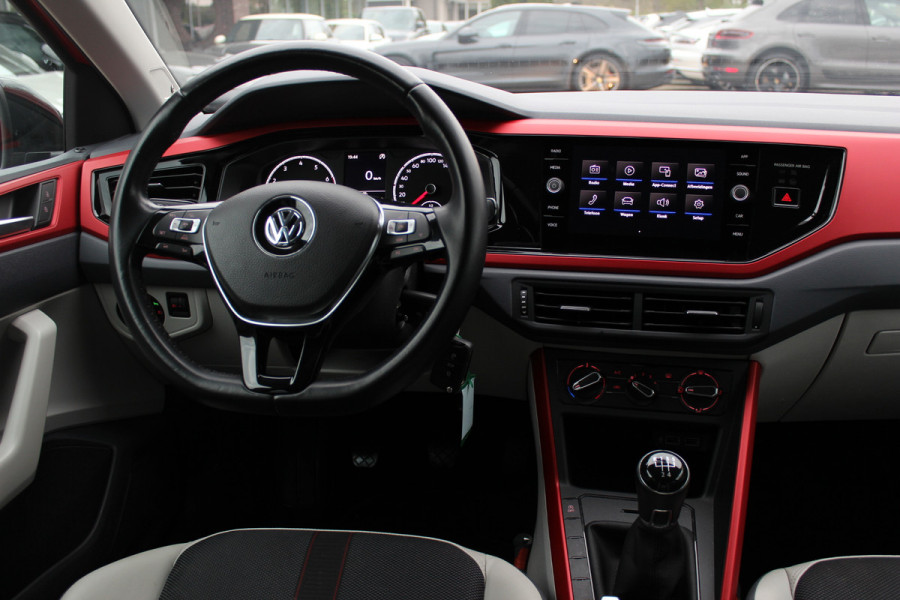 Volkswagen Polo 1.0 TSI Comfortline / NL Auto! / 1e Eign. / Trekhaak / CarPlay / Beats / 16'' / ACC