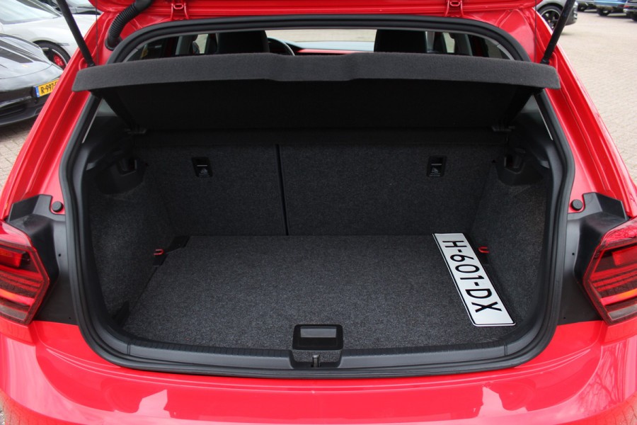 Volkswagen Polo 1.0 TSI Comfortline / NL Auto! / 1e Eign. / Trekhaak / CarPlay / Beats / 16'' / ACC