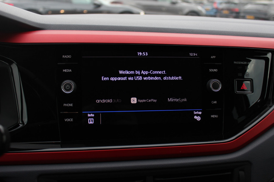 Volkswagen Polo 1.0 TSI Comfortline / NL Auto! / 1e Eign. / Trekhaak / CarPlay / Beats / 16'' / ACC